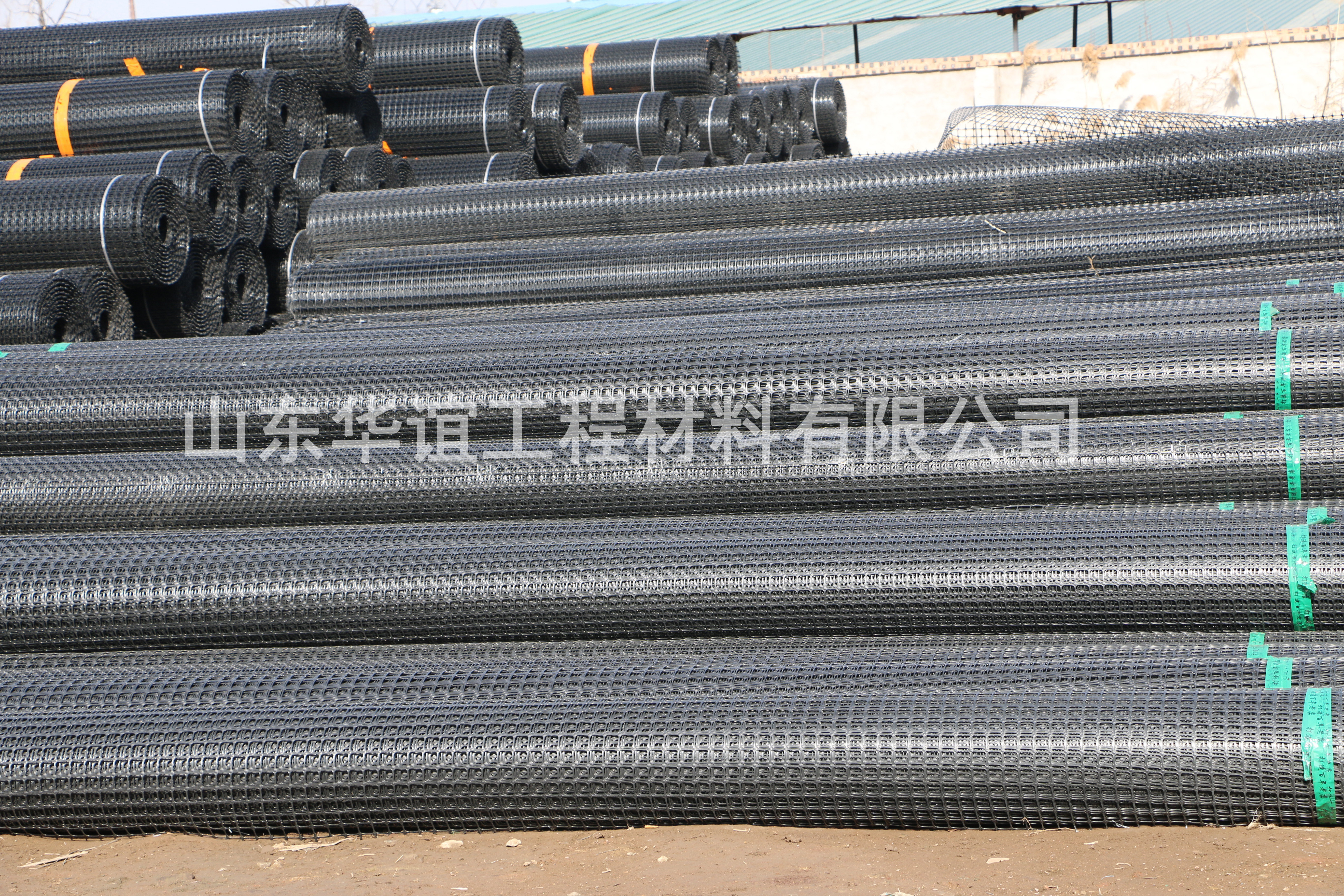 影響福建雙向塑料土工格柵的強(qiáng)度特性的因素有哪些？