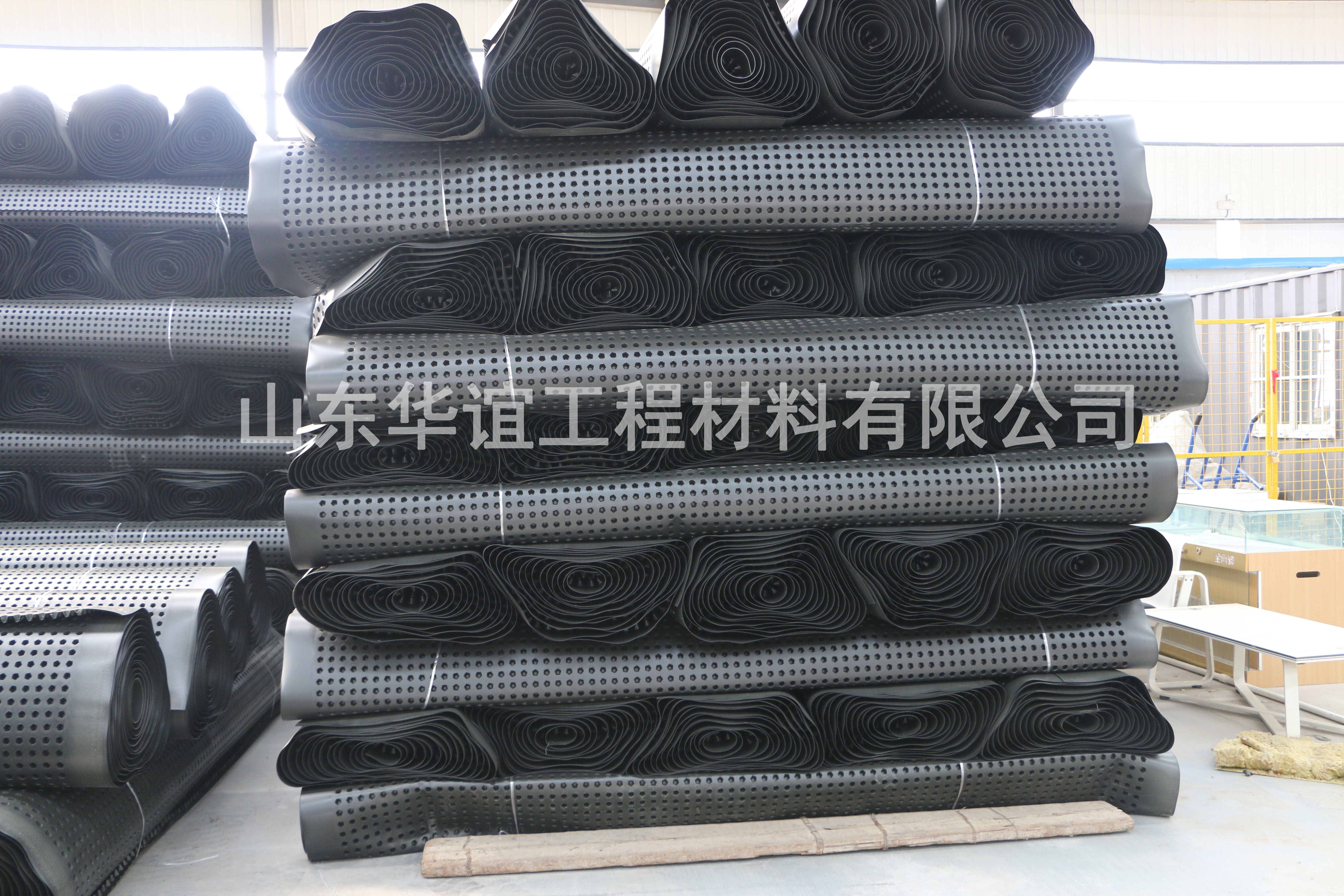 凹凸型江西塑料排水板在車庫(kù)頂板如何施工？